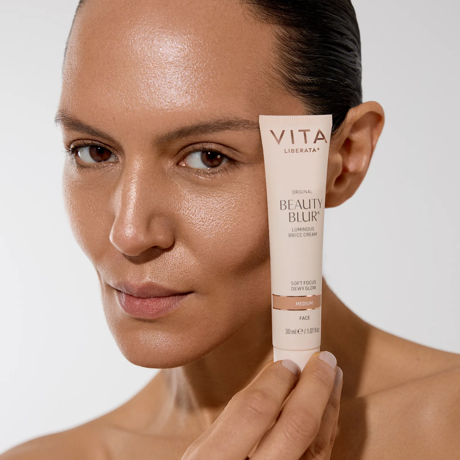 Vita Liberata, Beauty Blur Face - Medium 30 ml - Image 3